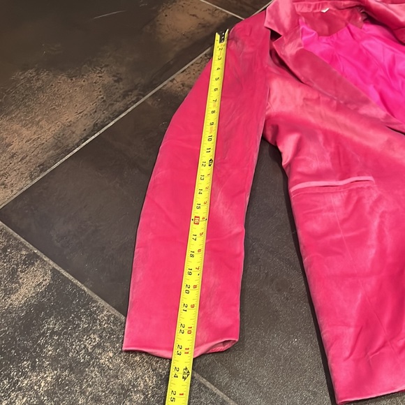 Pink Velvet blazer - size M - Picture 3 of 6